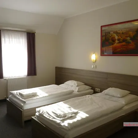 ゲストハウス Samorin Rooms *