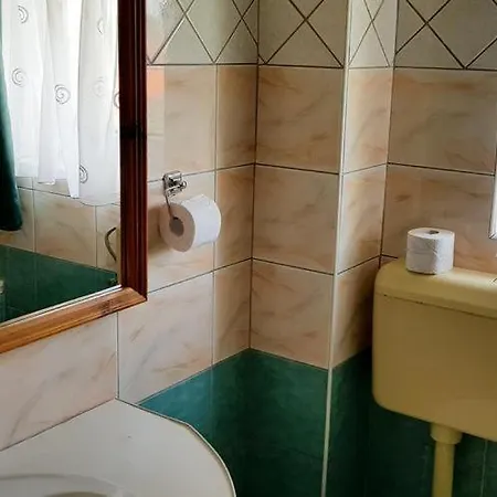 ゲストハウス Samorin Rooms Šamorín